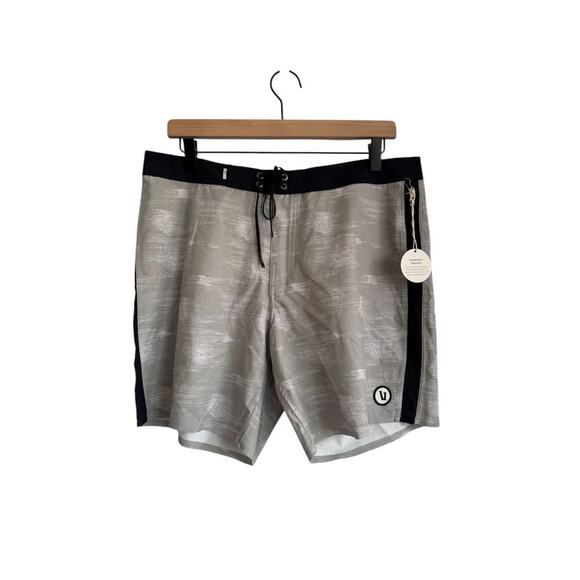 Vuori Cruise Board Shorts Eucalyptus Belize Men’s Size 32 Drawstring Swim Trunks - Picture 1 of 11
